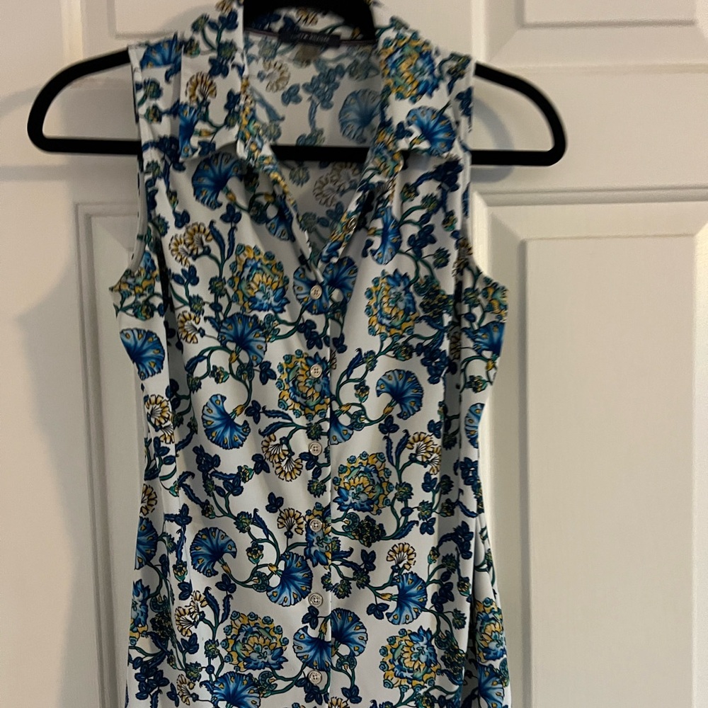 Button-Down Sleeveless Top